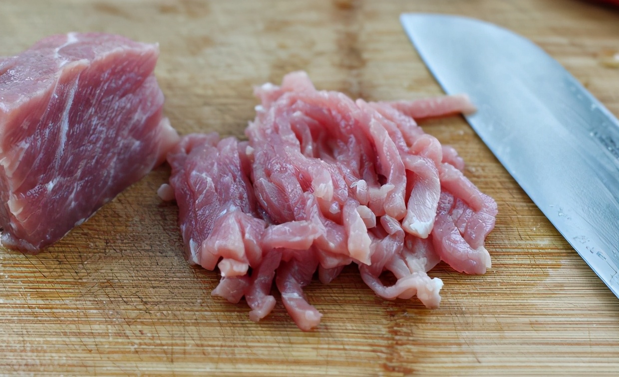 炒瘦肉总是发硬怎么办,炒瘦肉硬了怎么补救