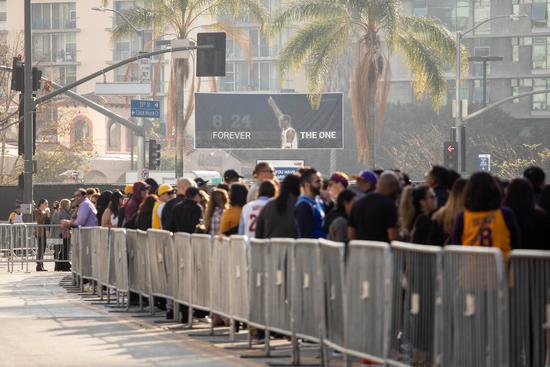 湖人悼念科比最后一场,直击湖人悼念科比