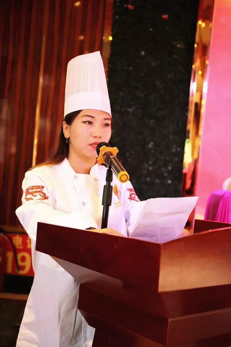 段跃平大师在五渡桥农庄菜品研修班上与学员分享学厨经历