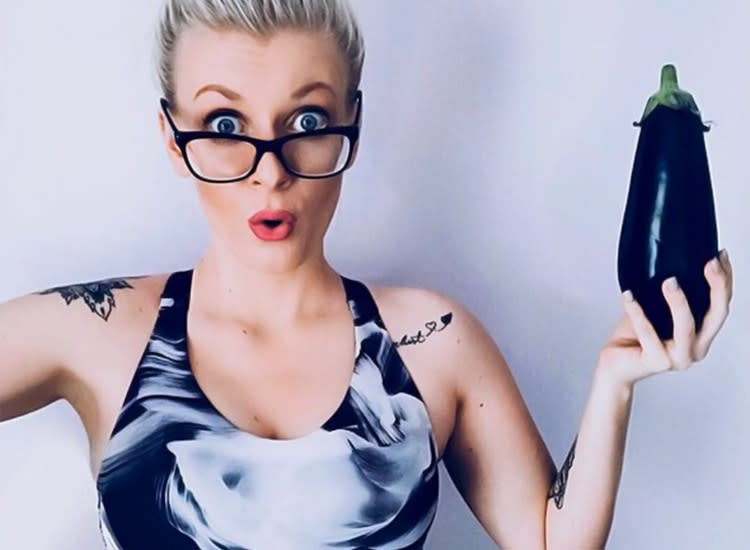 怎么知道肚子里的宝宝长什么样,肚子里的宝宝有什么特征证明聪明