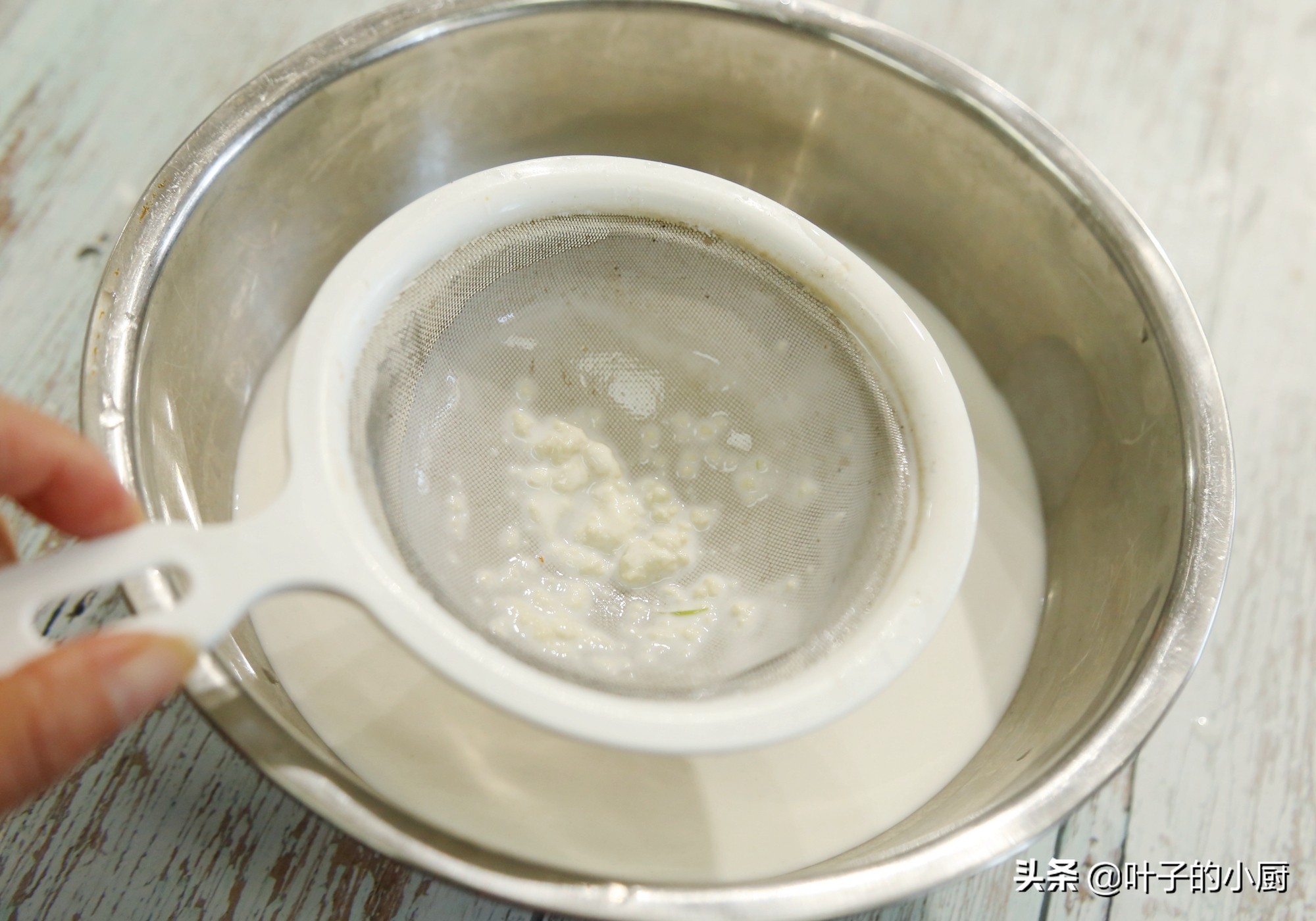 正宗做凉皮的方法和技巧,凉皮为什么发粘干裂