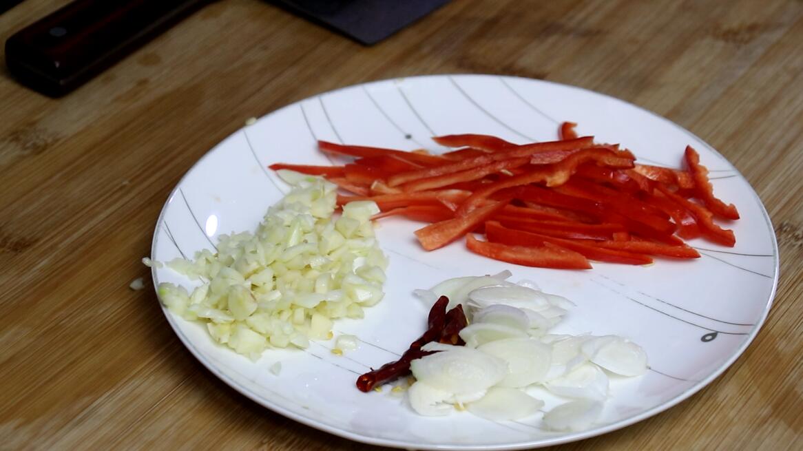 这才是正宗的炒面,这样做炒面又香又有嚼劲