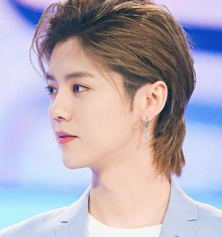 过生日送礼物男生回礼,过生日别人送礼物开心