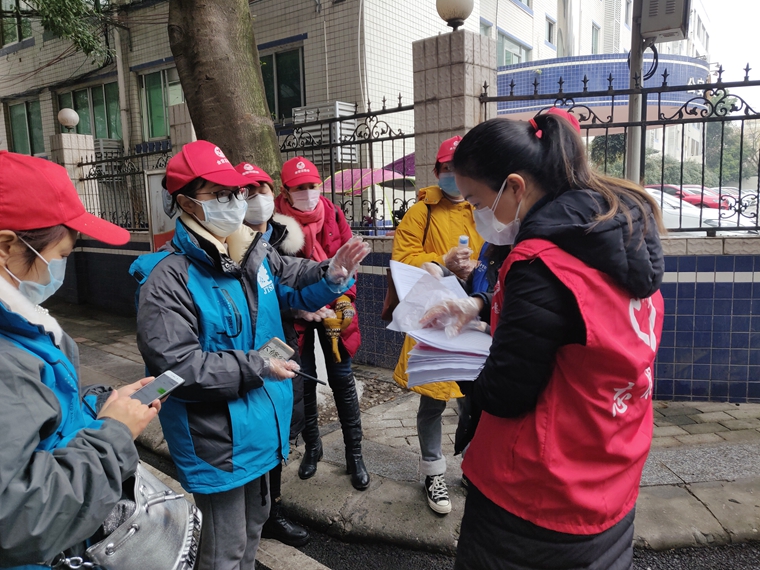 绽放战疫青春致敬青年榜样直播,绽放战疫青春永葆为民初心