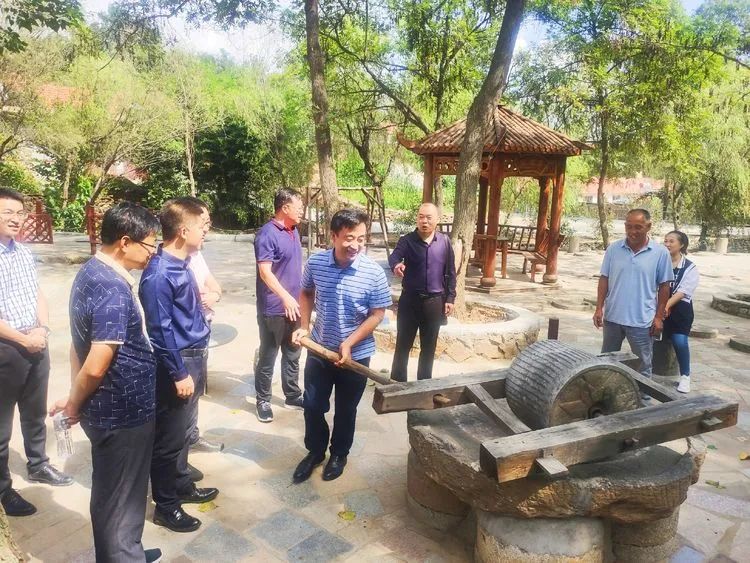 济南申请加入“大乱斗”！@理塘丁真，你的珍珠……泉在这里！