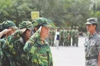 大学生报到必备清单,大学生报到应该带点啥