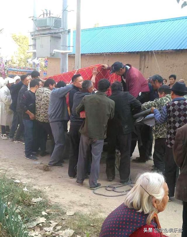 农村出殡有什么讲究和习俗,农村出殡规矩很多