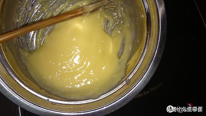 牛奶慕斯蛋糕最简单的制作方法,蓝莓果酱牛奶奶酪慕斯蛋糕8寸