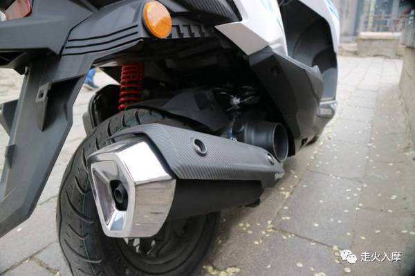 本田ncr125踏板对比本田裂行,本田裂行125踏板长宽高