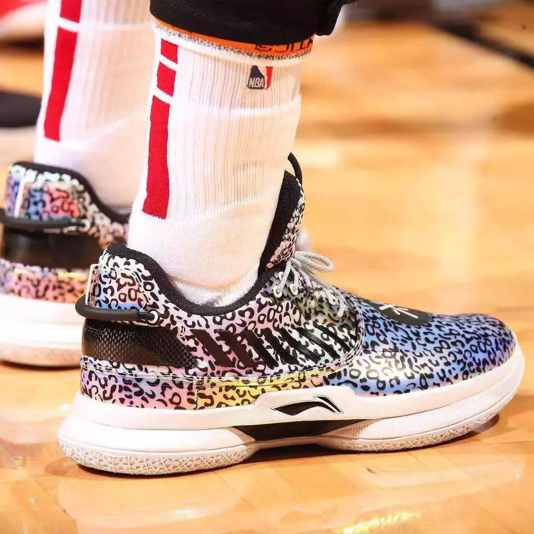 杜兰特遭遇左脚踝扭伤,杜兰特左脚脚踝扭伤最新伤情