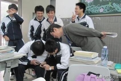 曹操问华佗华佗怎么回答,华佗治曹操头疼搞笑