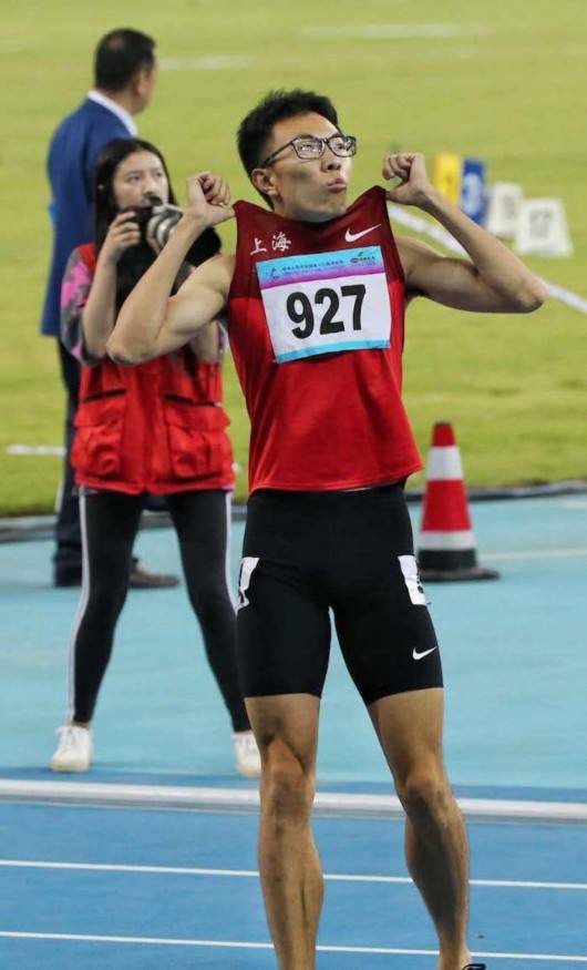 郭钟泽破400米纪录,郭钟泽400米夺冠央视解说