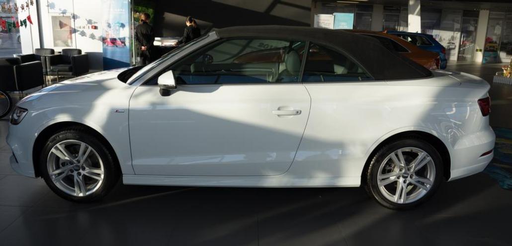 运动感十足全新奥迪a3三厢版实车,奥迪a3sportback35tfsi