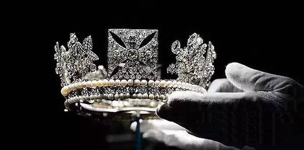 戴上珍珠发夹就是小仙女,当女人戴上眼镜