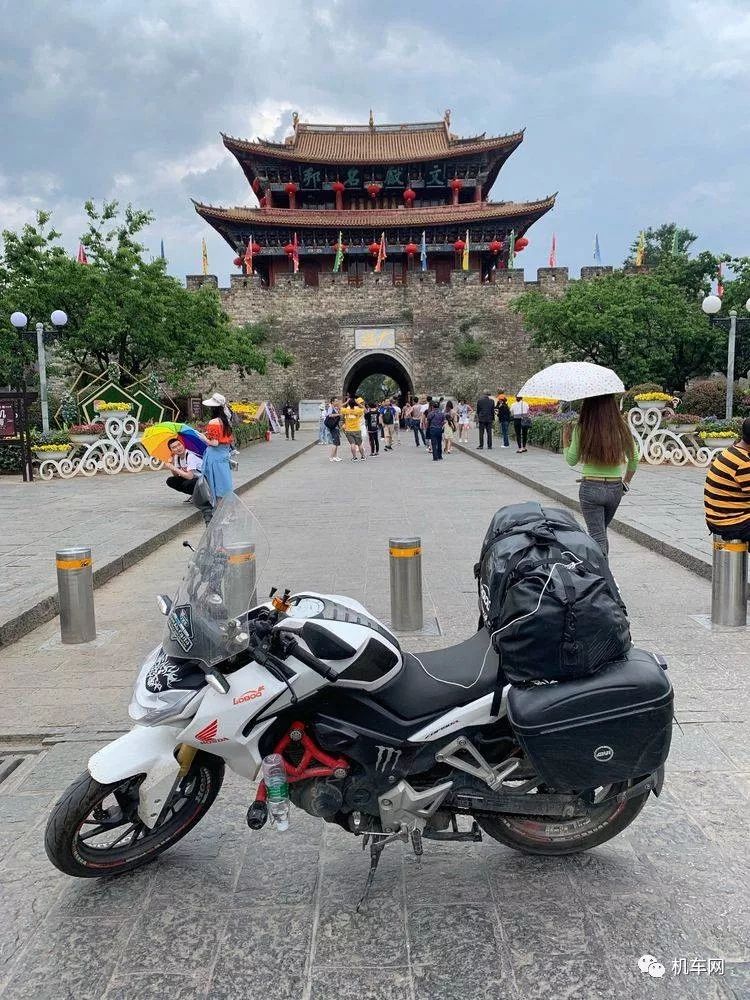 妹子，你骑190的男朋友已经在路上啦