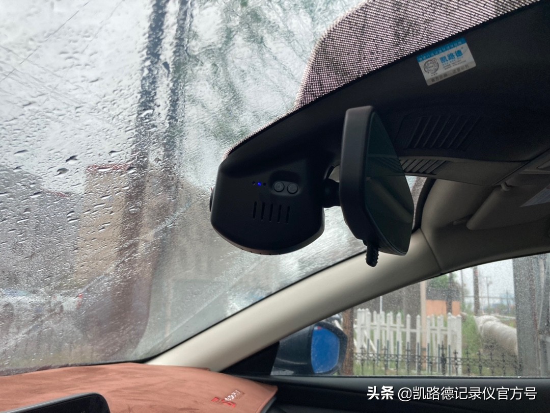 22款马自达3昂克赛拉装行车记录仪,马自达3昂克赛拉记录仪取电位置