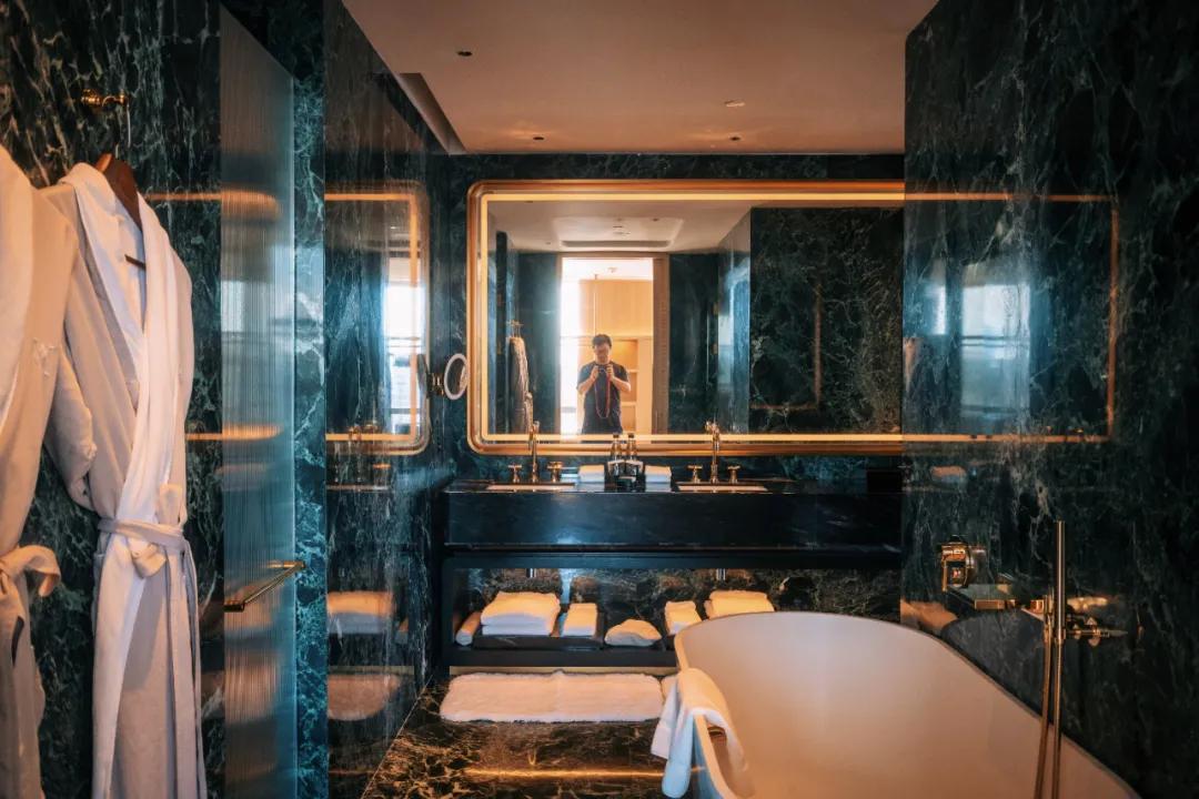 鍗庡皵閬撳か鐧惧勾缁忓吀,鍗庡皵閬撳か鐧惧勾鐢垫