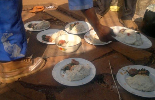 你还迷信“去非洲打工年赚30万”吗？过来人：给100万都不去