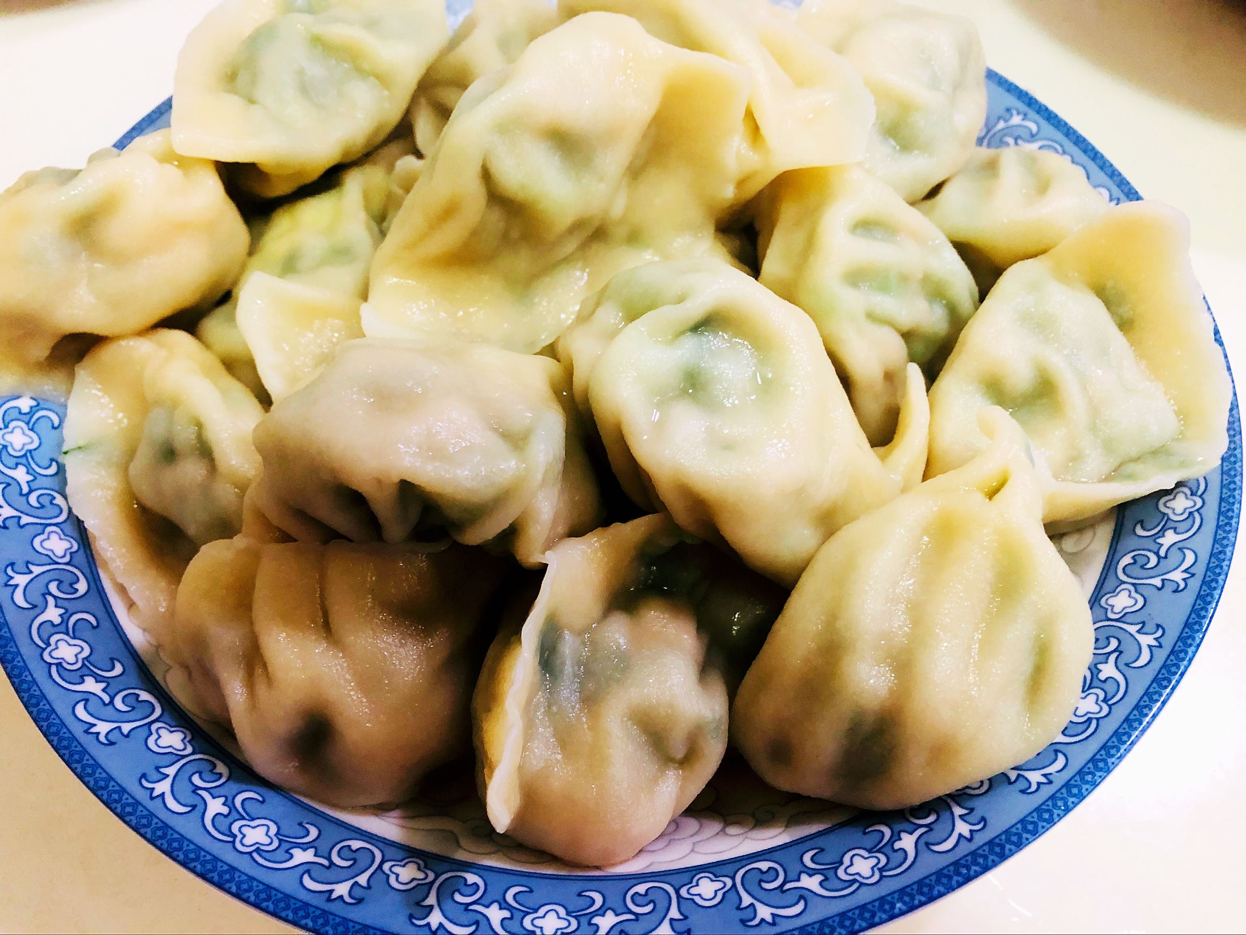 吃完三鲜饺子之后不舒服,吃完肉馅饺子反酸是为什么