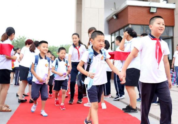 开学季拥抱向上的力量——羊乳+DHA+牛磺酸+水解蛋黄粉