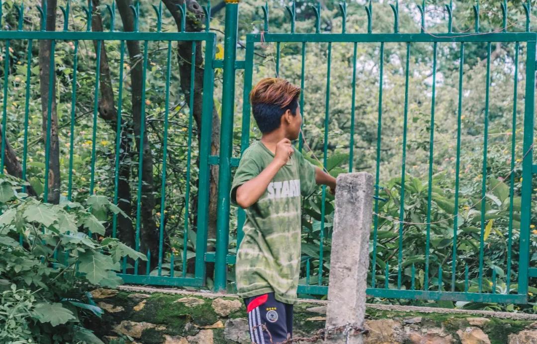 这个微笑国度，见人就夸漂亮，300元就能在天空滑翔