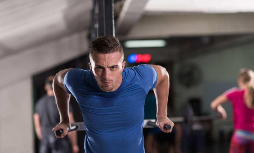 3个动作让你的胸部更加紧致挺拔,三个动作让你拥有腹肌和胸肌