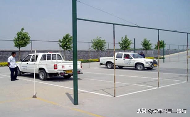 右边30厘米边线怎么找,怎么找30厘米左侧边线距离