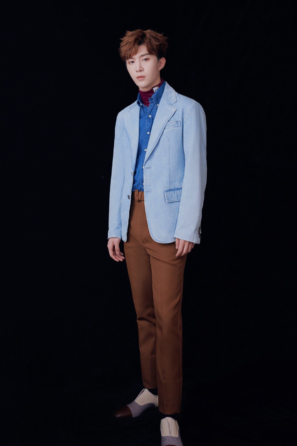 范丞丞穿球服的视频,范丞丞黑西装造型好帅