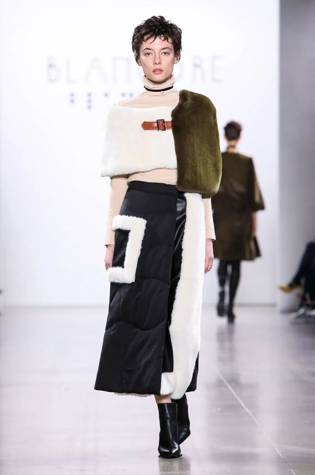 怕冷星人必备羽绒服,张天爱怕冷东北人