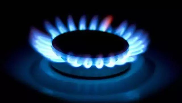 家里燃气灶具着火如何处理,灶具火苗怎么消除