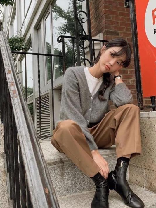 肩宽女生怎么穿大衣显壮,肩宽女士如何穿出高级感