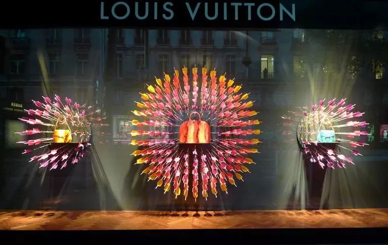 哦！卖！嘎！如果服装店都这样设计，这个世界还能有淘宝？