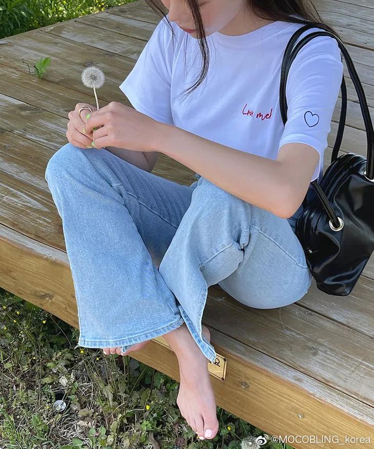 22W劳力士，热巴选择配百元包包出街