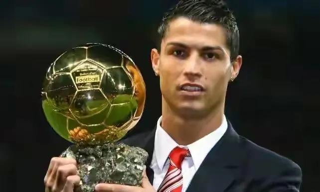 足坛十大最出名的巨星排名,足坛十大传奇巨星排名