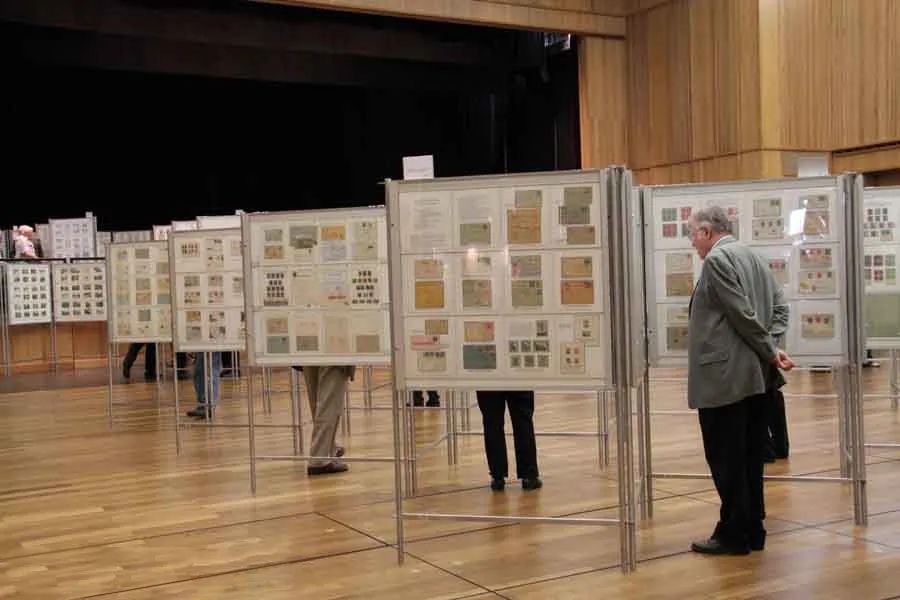 世界邮票上的中国文化年鉴,概述邮票上的新中国外交历程