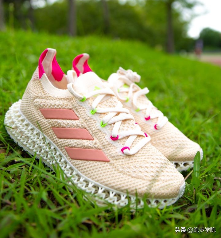 adidas跑鞋ultra4dfwd,一探究竟何为adidas4d跑鞋