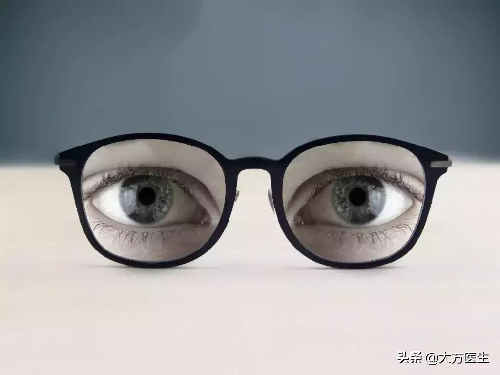 男孩眼球被溶化是怎么回事,8岁小孩眼球融化