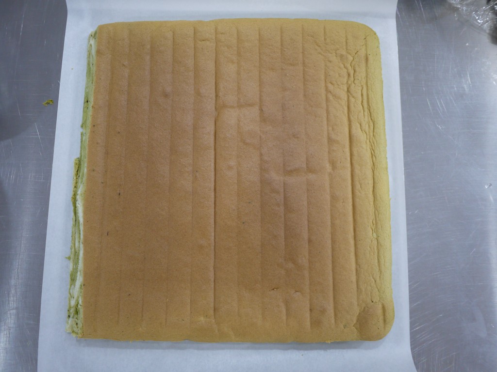 抹茶蛋糕松软细腻有诀窍,抹茶蛋糕撒上抹茶真的好吃