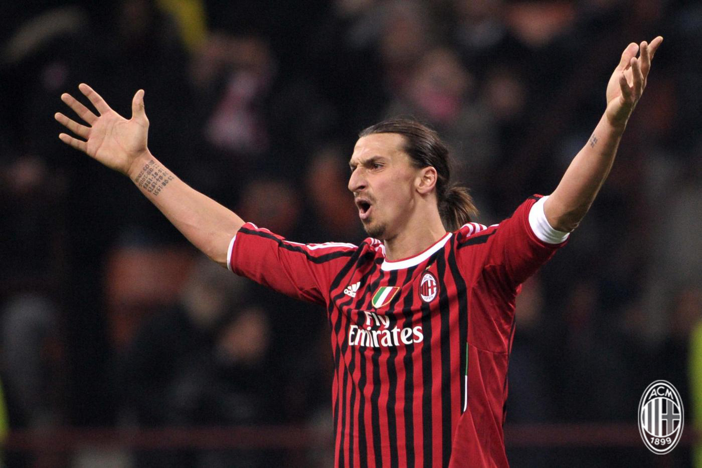 红黑军团10号球衣,11号球衣背后的故事