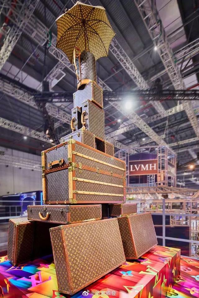 洽洽出了款LV版包装设计，瞄一眼，是吃不起的瓜子了