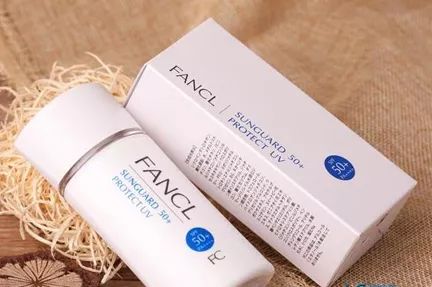 除了NIKE、ADIDAS，女生还有哪些值得入手的运动单品？