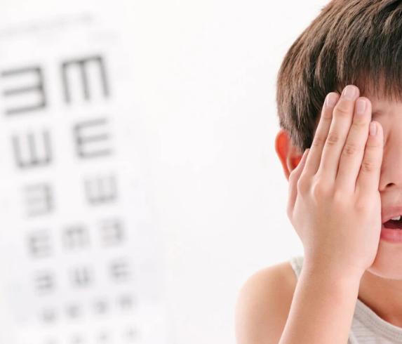 五岁男孩查出近视500度！这样做，早预防