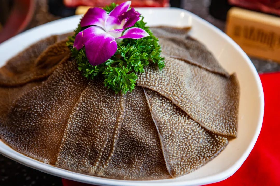 这份羊肉飞越2000公里，大连这家店俘获人心的味道，点开有惊喜哦