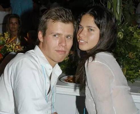 利马在维密上单独走的秀,利马超模高光时刻