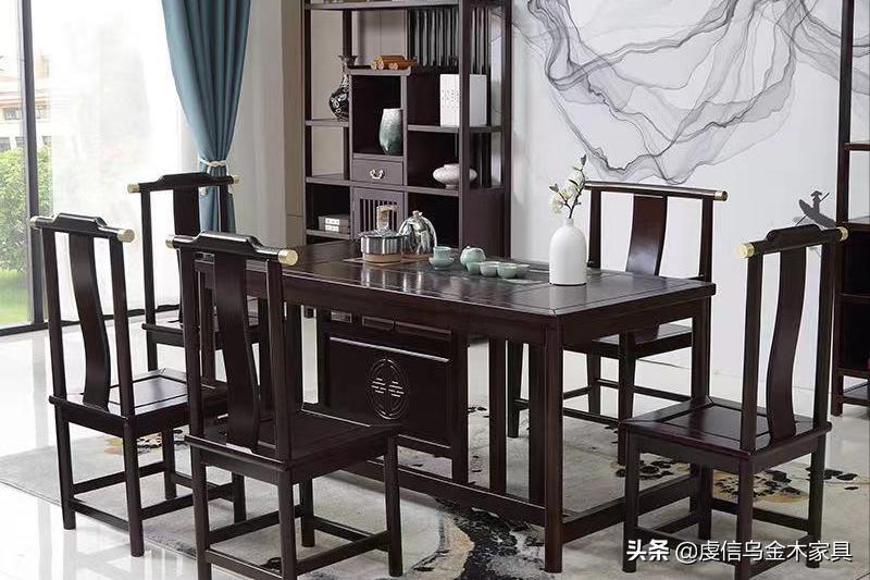 男子网上买床没按时到货,男子买沉香木床