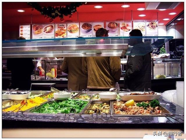 快餐店房租每个月2万，现在每天营业额5000元左右，能保本吗？