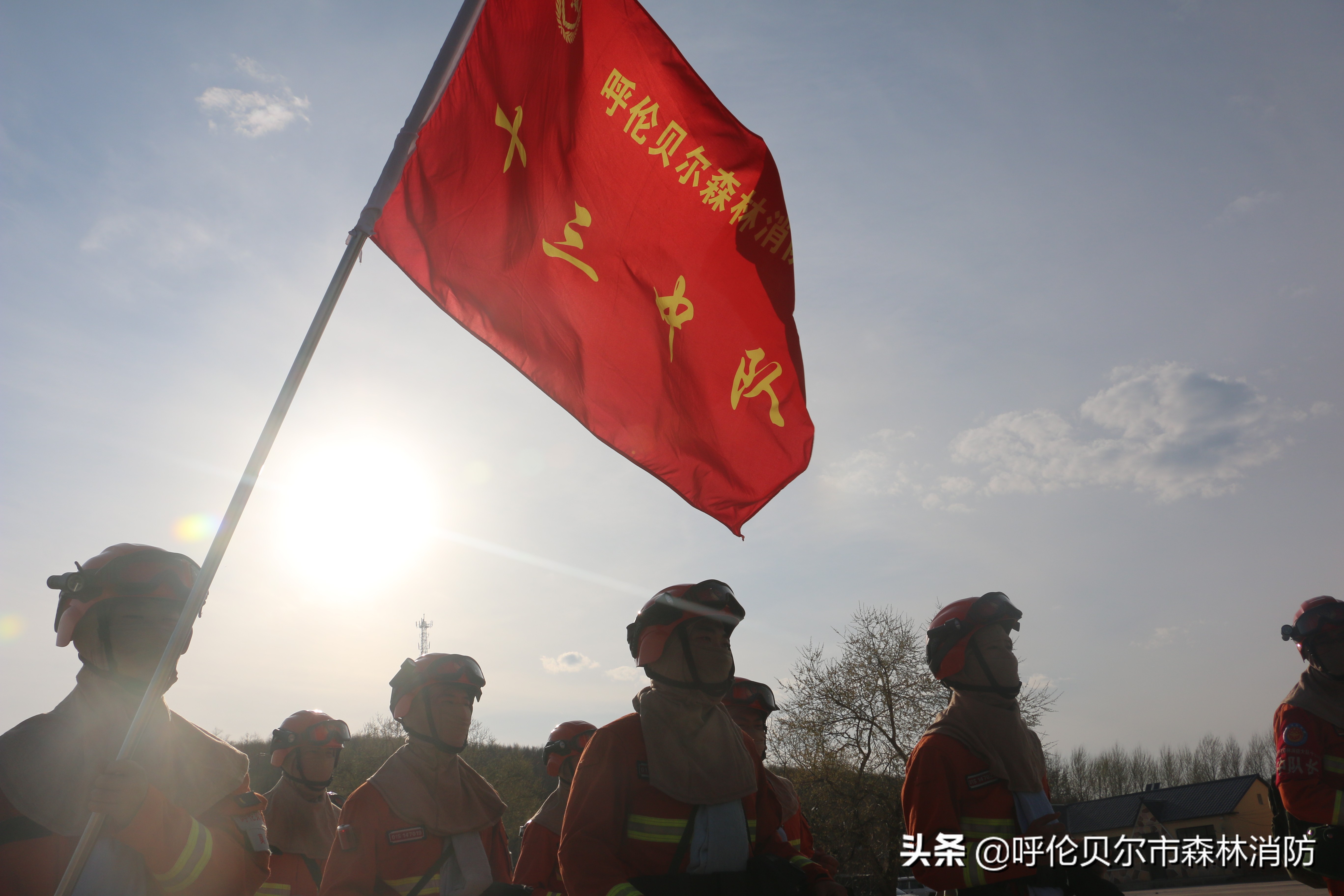 森林消防员纪录片片段,森林消防五一假期坚守岗位