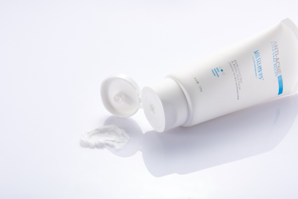 国货之光仁和氨基酸洗面奶,德国进口氨基酸洗面奶测评