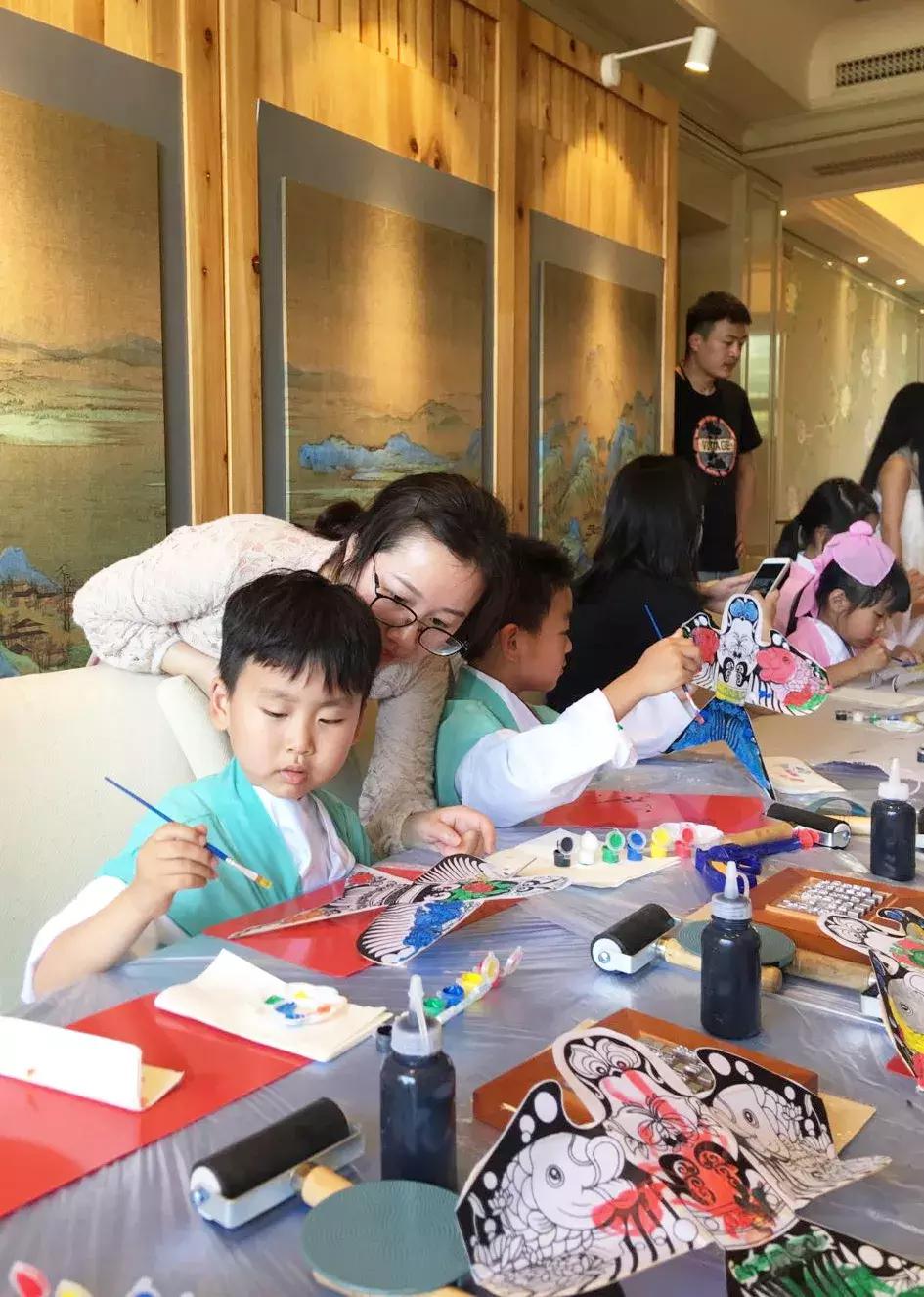 葱茏六月，秦汉胡同商务活动大事纪