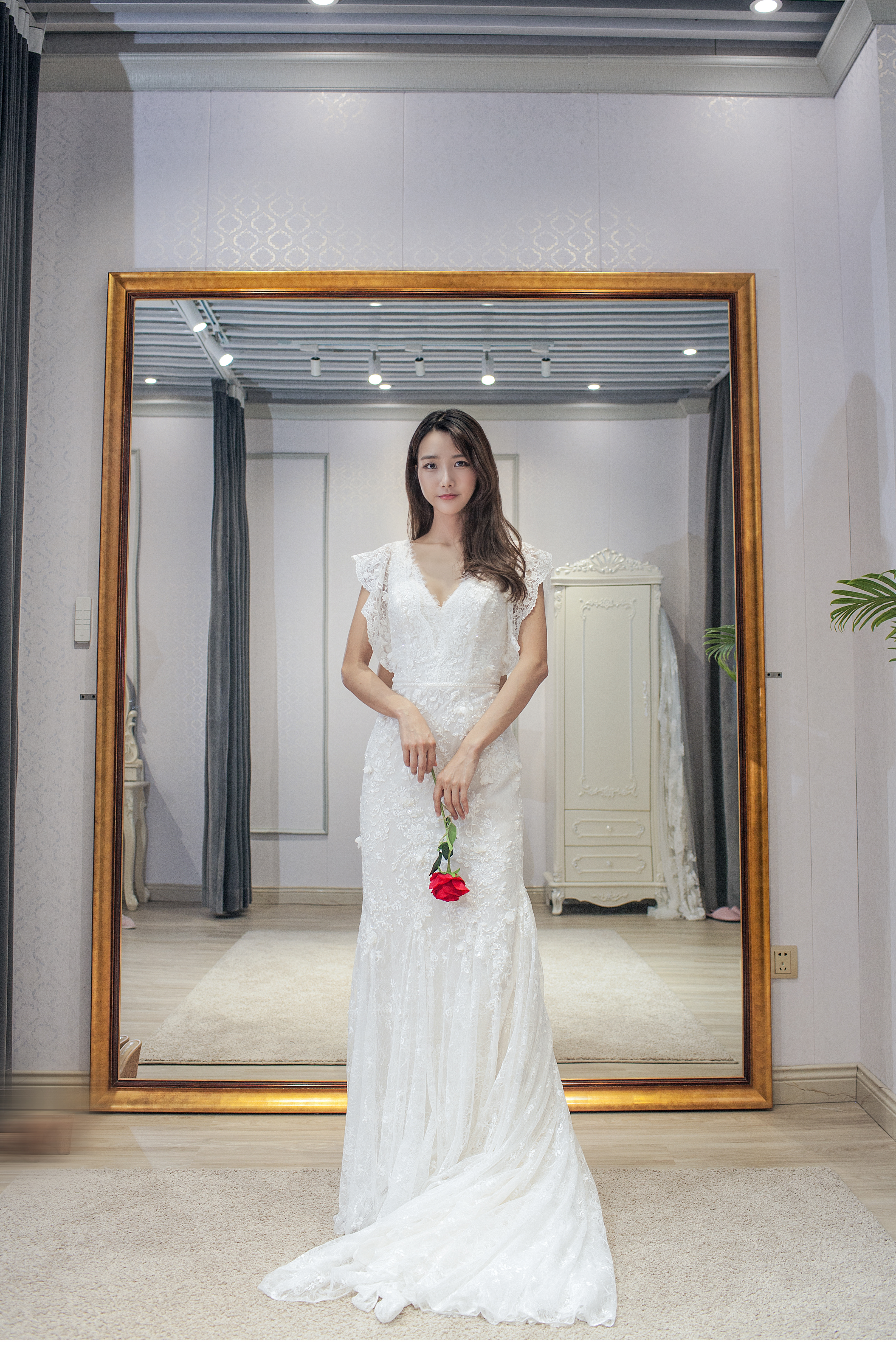 年会礼服穿什么好,年会穿哪样的礼服好看